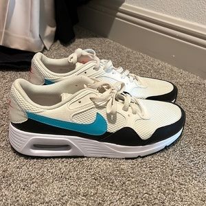 Nike size 11 women’s shoes